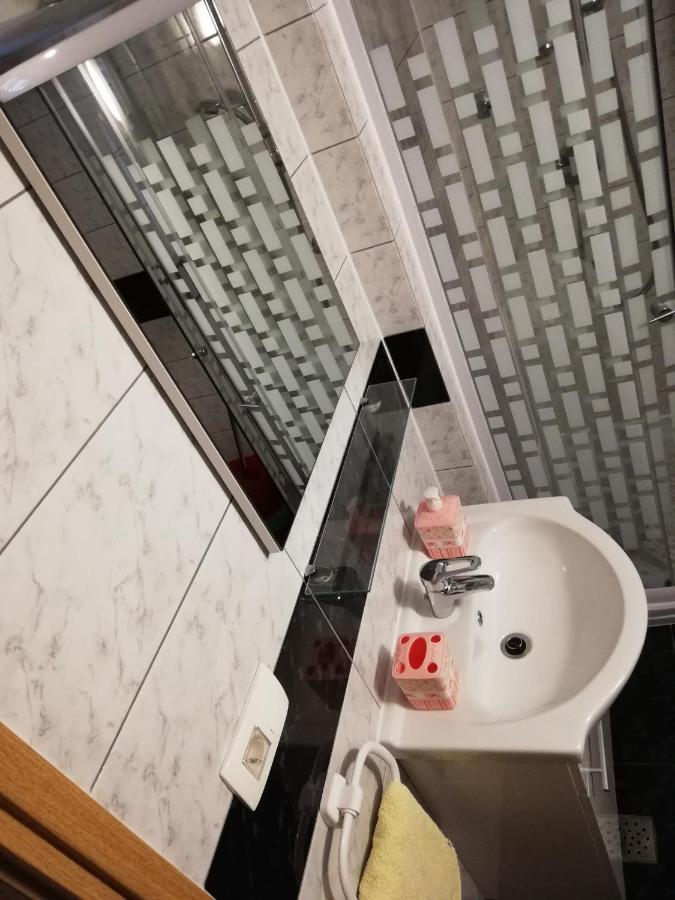 Apartman Cvita Tkon Exterior foto