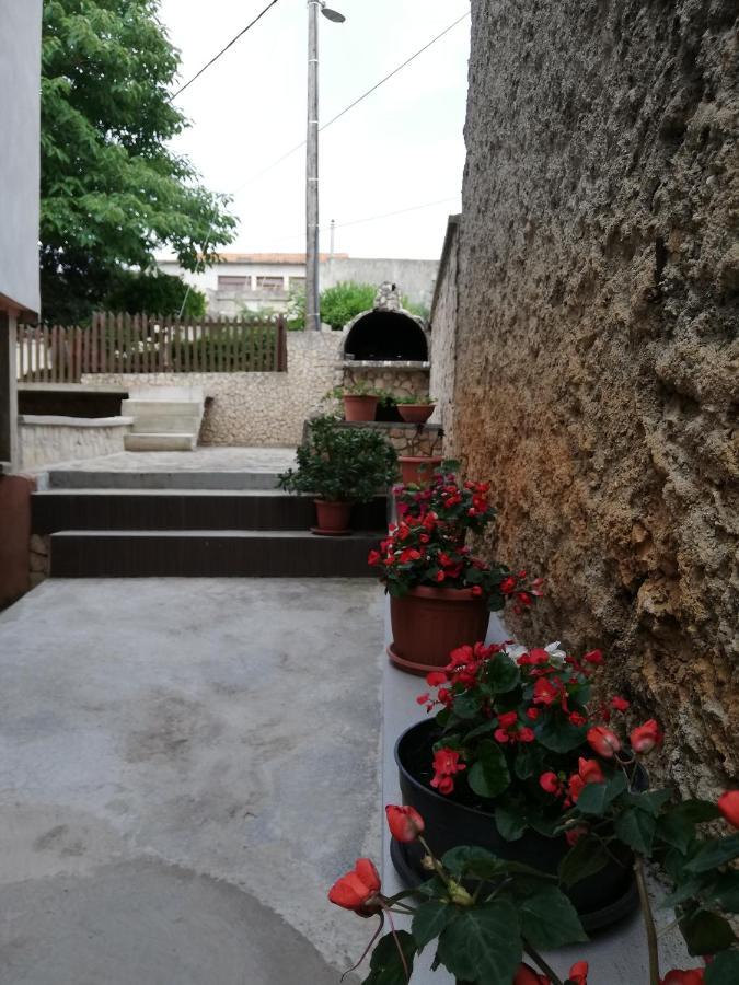 Apartman Cvita Tkon Exterior foto
